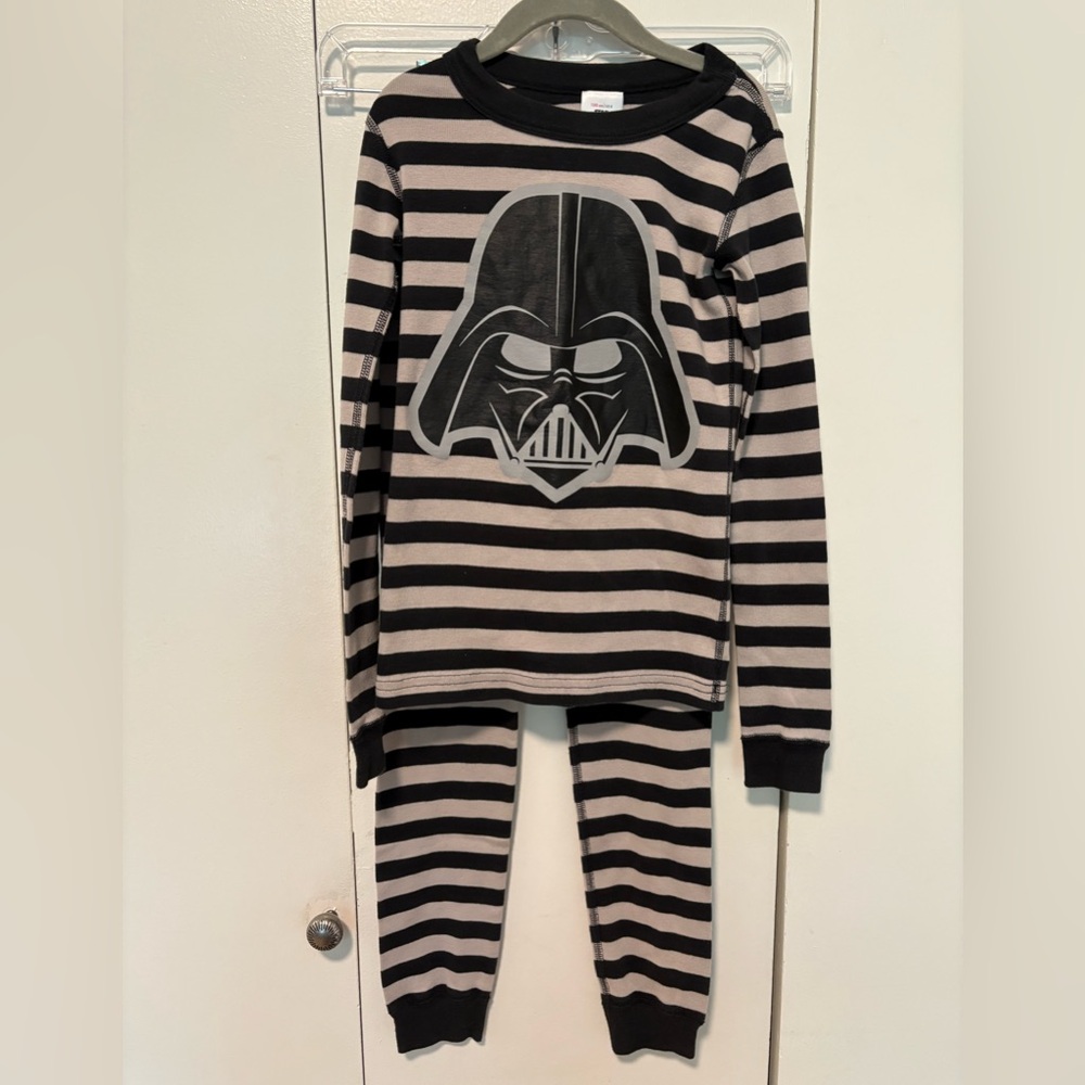 HANNA ANDERSSON  ORGANIC COTTON  DARTH VADER   LONG  JOHNS PAJAMAS  130 8 EUC